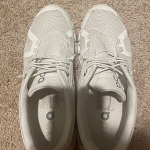 White on cloud sneaker